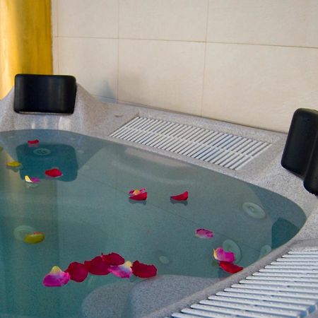 فندق Agua Viva Eco H Wellness كاسترو أورديالس المظهر الخارجي الصورة